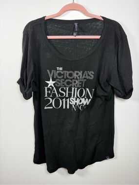 VS PINK | Y2K 2011 Fashion Show Burnout Shirt Size M